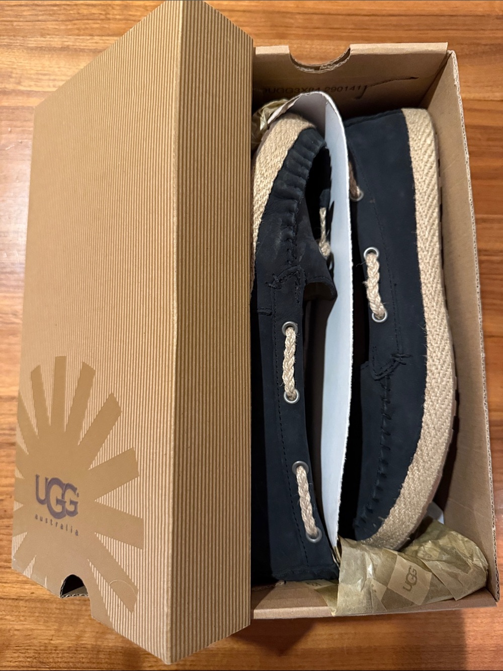 New in box UGG Australia Women's Chivon moccasin boat shoes in black sz 10